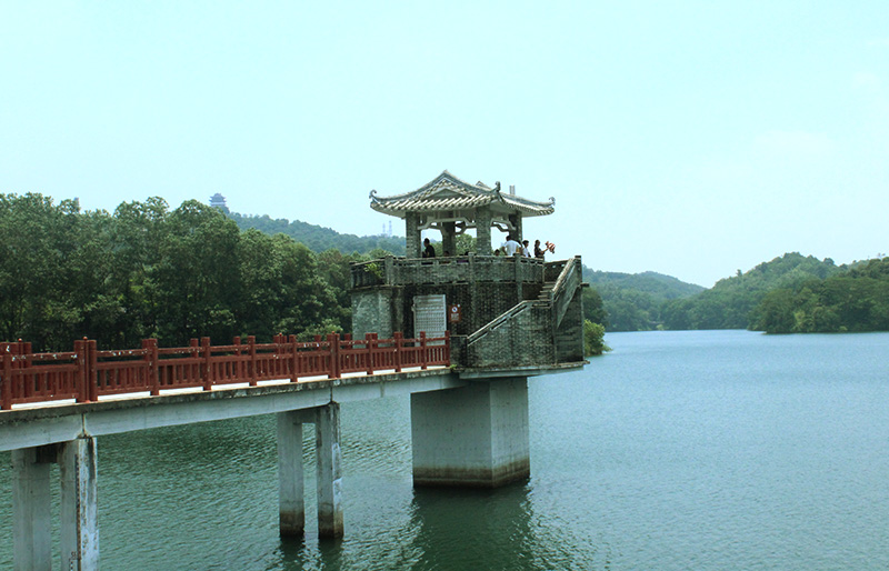 “约会”红花湖|mk体育公司组织员工开展18km徒步活动